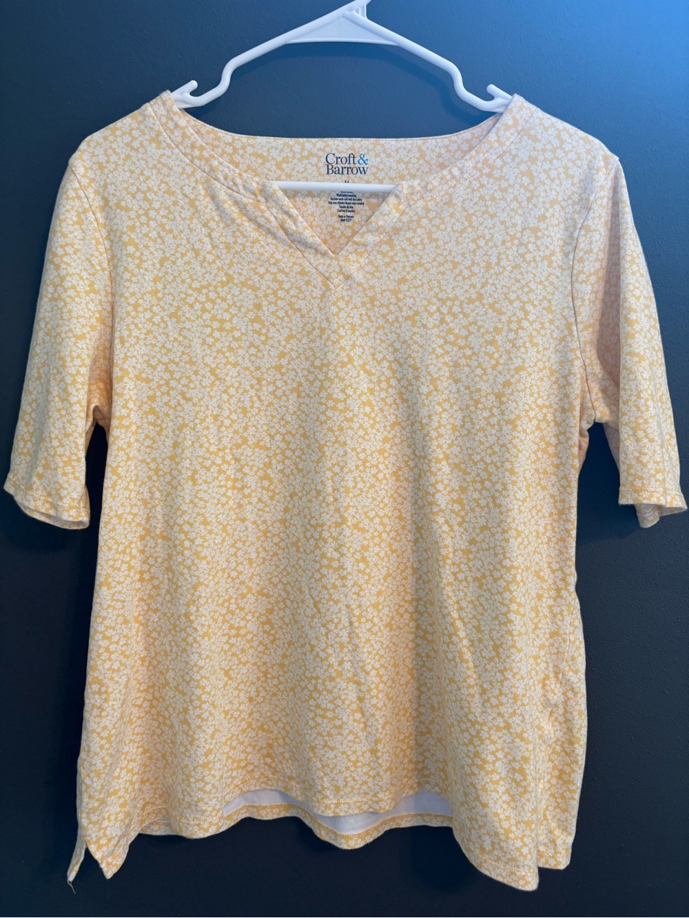 Croft & Barrow Women's Yellow Floral V-Neck Top 100% Cotton